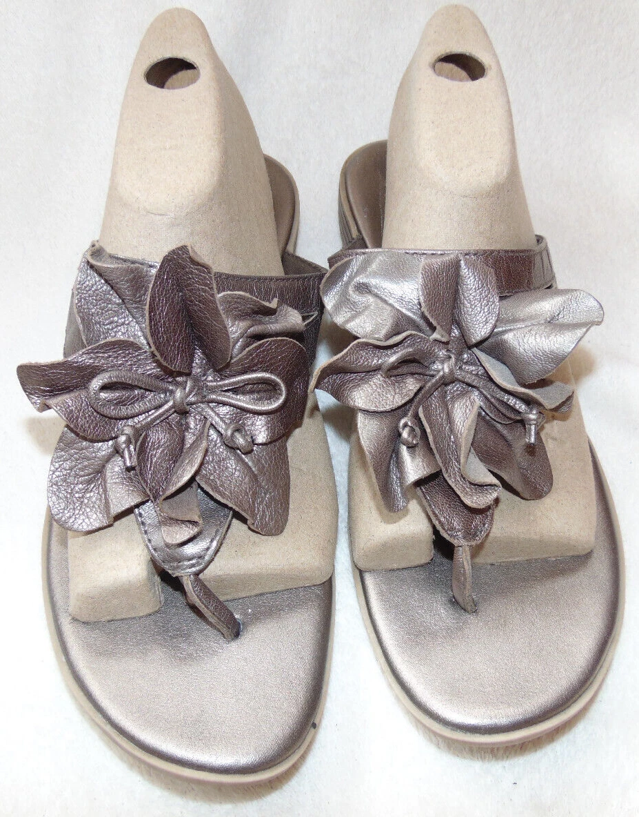 CLARKS Scarpe infradito Clark's Bendables pelle marrone floreale slide tanga taglia 8