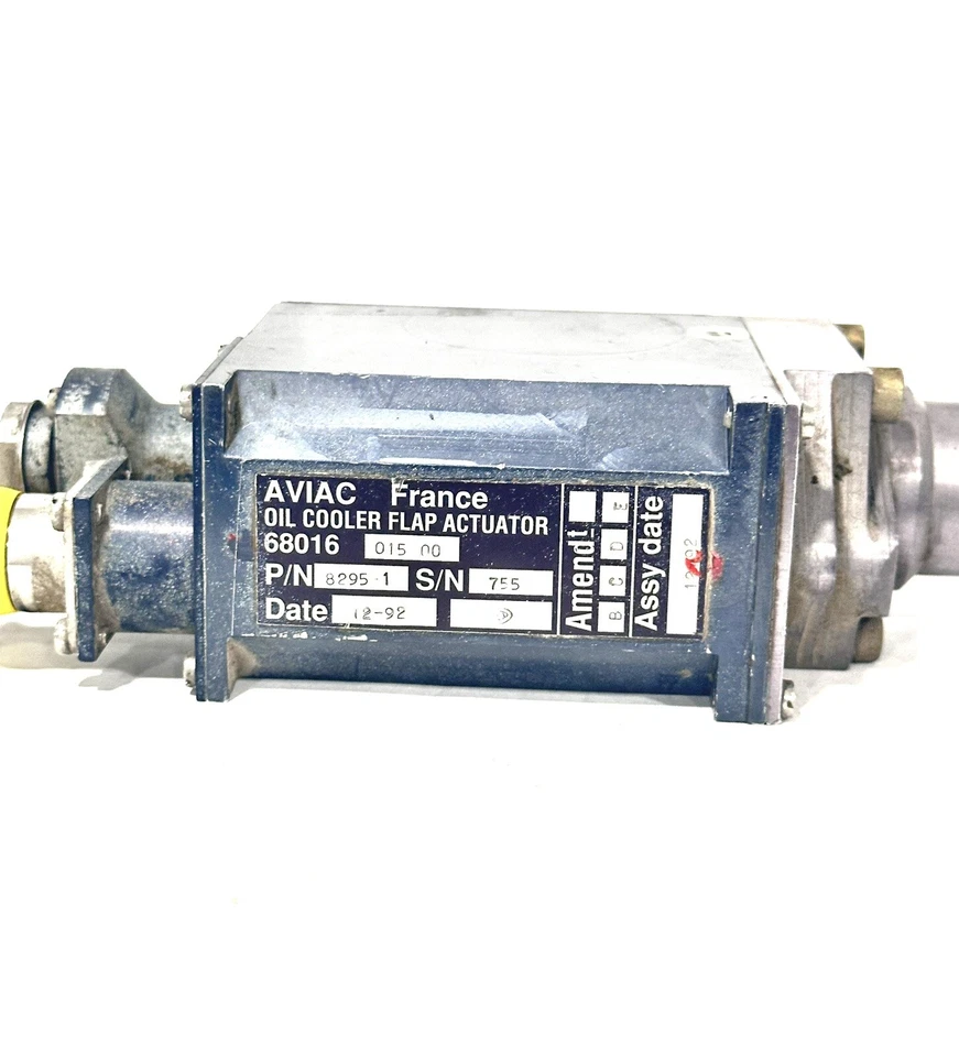 8295-1 ENFRIADOR DE ACEITE ALETA ACTUADOR AVIÓN ATR42 ATR72 Foto 3 de 3