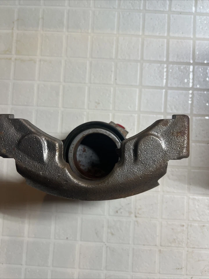 Pinzas de freno de disco delanteras izquierdas Ohio para Ford 1973-1983 Reman Foto 2 de 4