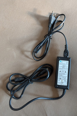 CWT 34 Watt Netzteil 5V 2A + 12V 5A Stecker rund mit 6 Pins PAG0342