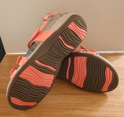 Vionic Teagan Orthaheel Triple Strap Sandals - Coral Size 4 37 Hardly Worn - Picture 13 of 13