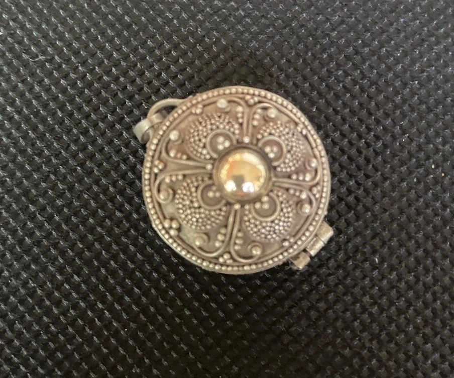 Antiguo colgante de veneno o píldora de plata 925 Foto 2 de 4