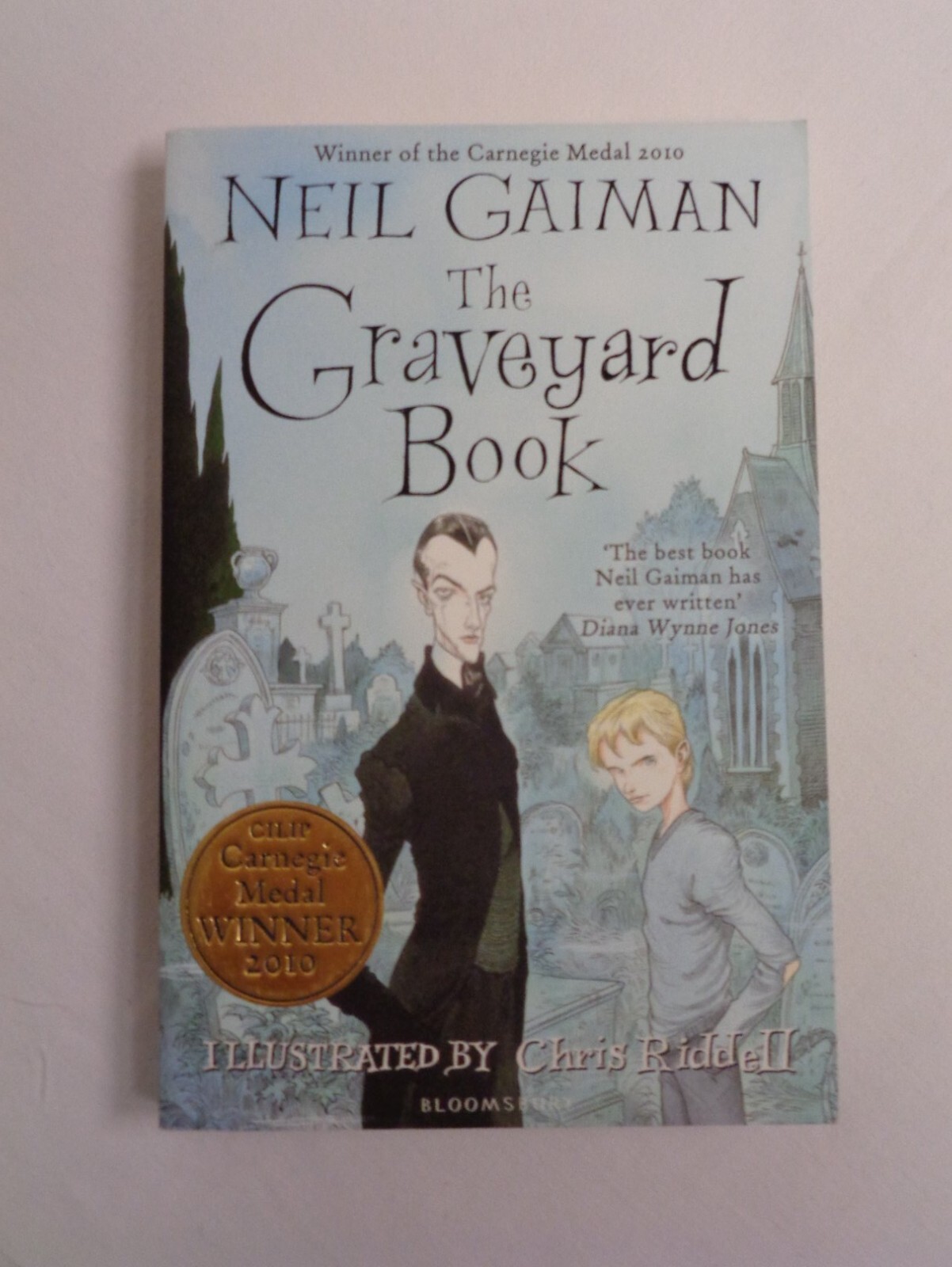 Neil Gaiman The Graveyard Book Fantasy Paperback Book Bloomsbury 2009