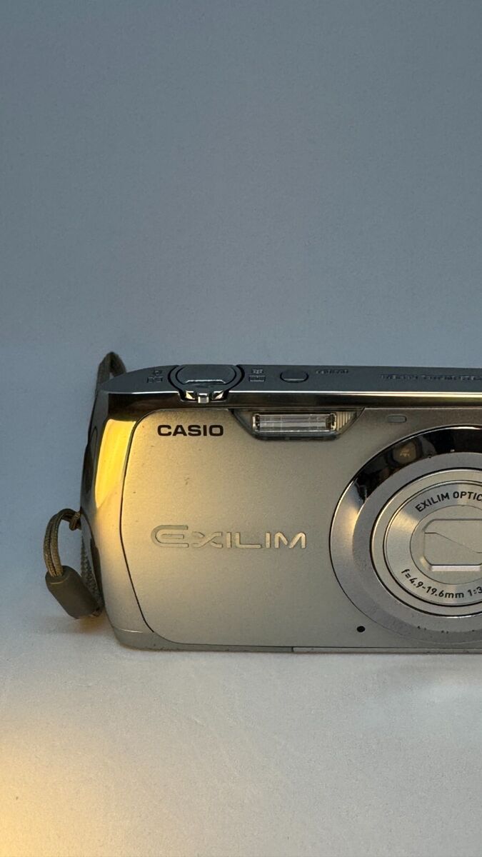Casio EXILIM EX-Z370 compact digital camera silver English Casio EXILIM EX-Z370 compact digital camera silver English