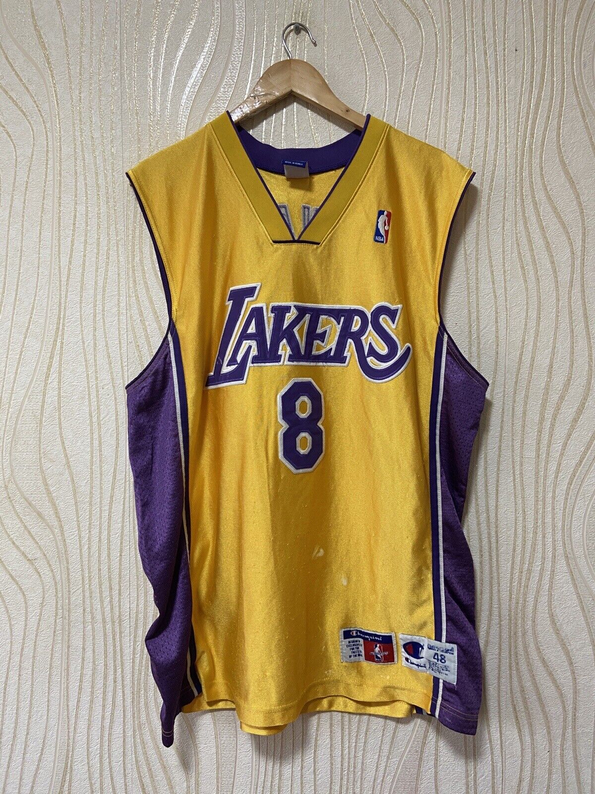 LOS ANGELES LAKERS BASKETBALL SHIRT JERSEY CHAMPION KOBE BRYANT #8 sz 48