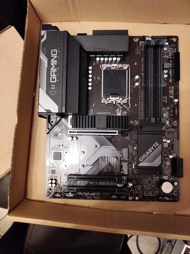 Gigabyte B760 GAMING X DDR4 - Carte mère ATX Socket 1700 Intel B760 - NEUVE