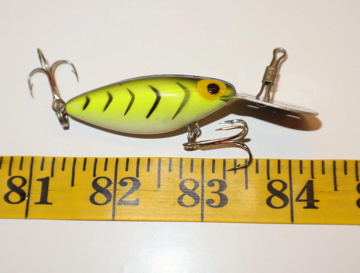 2 VINTAGE STORM THIN FIN HOT'N TOT CRANKBAIT FISHING LURES Gold