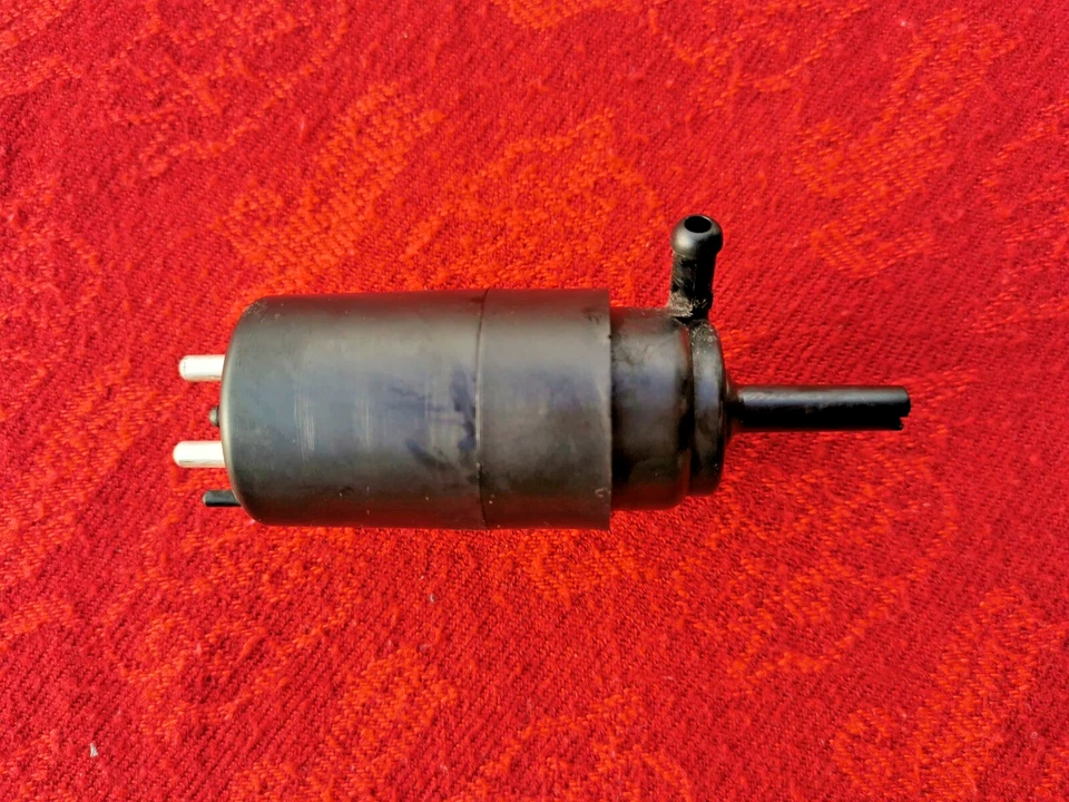Mercedes Benz W126 560 SEL original windscreen washer pump A1248690221 - Image 2 of 3