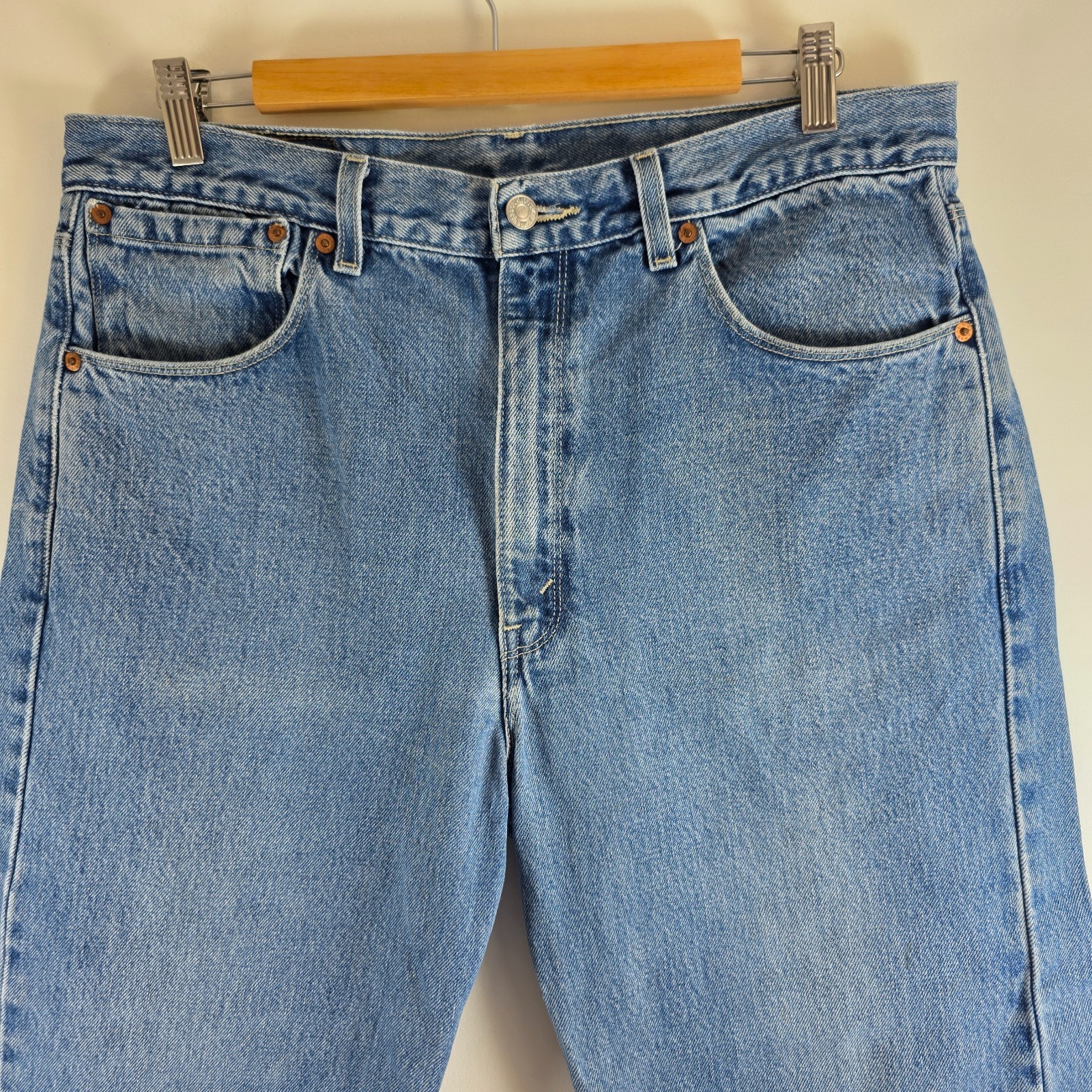 Vintage Levi’s 557 Bootcut Jeans Blue W34 L25 Men’s Distressed Denim image 6