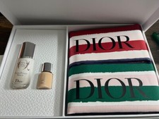 DIOR VIP GIFT TRAVEL SET CAPTURE TOTALE SERUM BACKSTAGE PRIMER  2 POUCHES BAGS