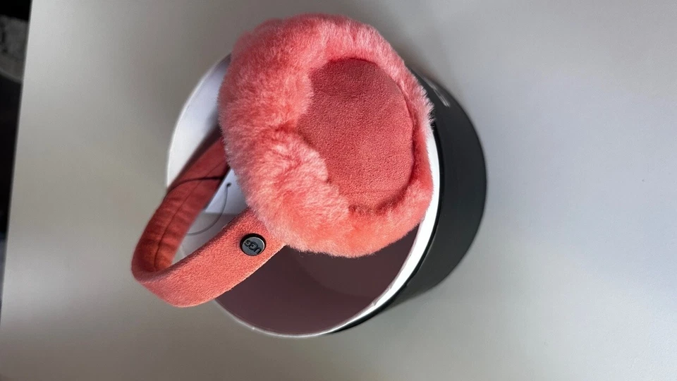 NUEVAS OREJERAS UGG clásicas de piel de oveja y gamuza para niños, ESTRELLA, talla única Foto 3 de 3