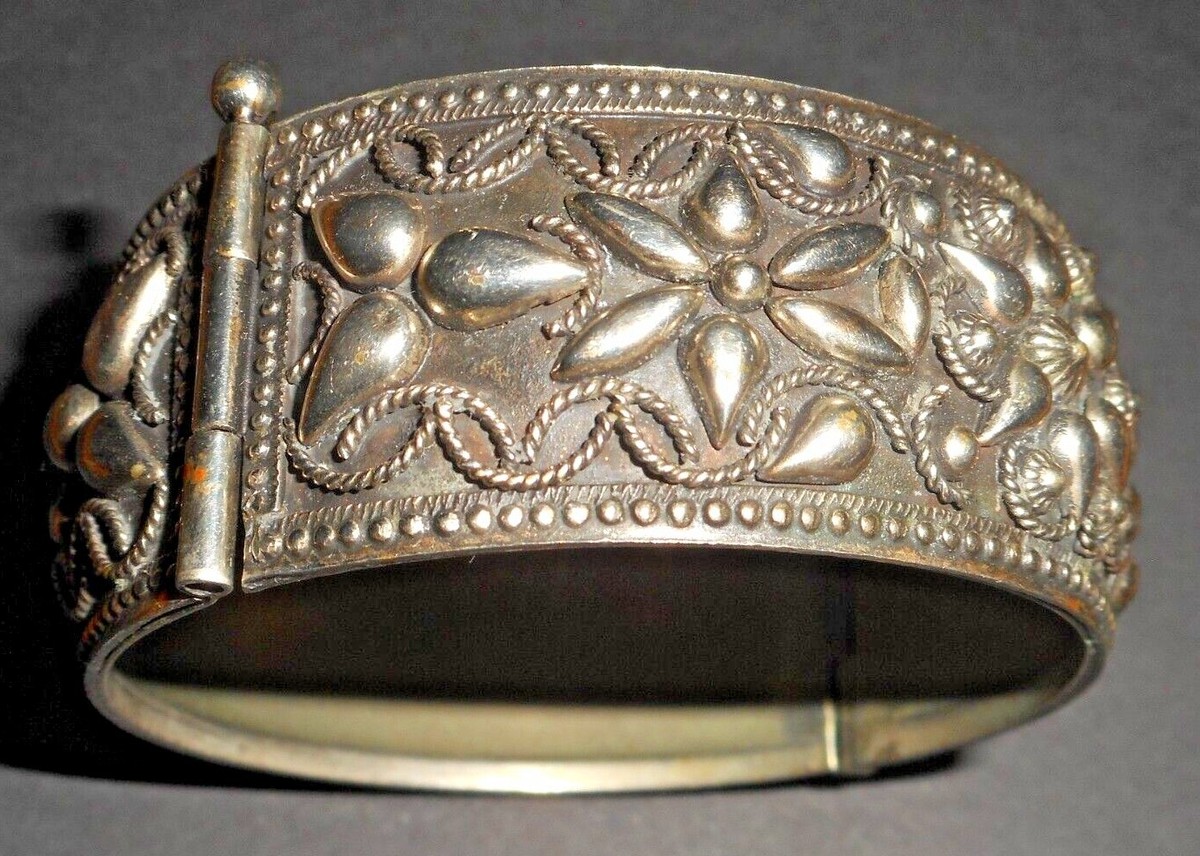 Vintage/Antique Oxidized Silver Fancy Intricate Flower Pin