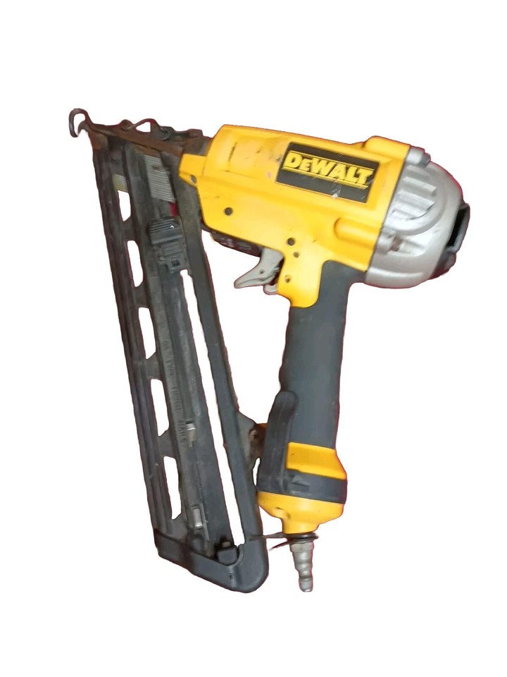 DeWalt D51276 15Gauge Pneumatic 1" 21/2" Angled Finish Nailer