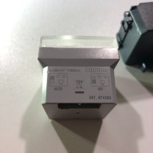 BTICINO LIVING LIGHT NT4380N TORCIA RICARICABILE ESTRAIBILE LAMPADA EMERGENZA - Foto 3 di 6
