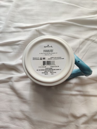 Official Hallmark Peanuts 3D Mug - Linus Blanket Handle Snoopy - New & Authentic - Picture 6 of 6