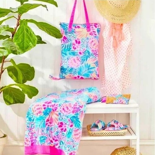 Lilly Pulitzer Critter Shell Beach Towel Sea Glass Aqua Rainforest Retreat - Picture 3 of 6