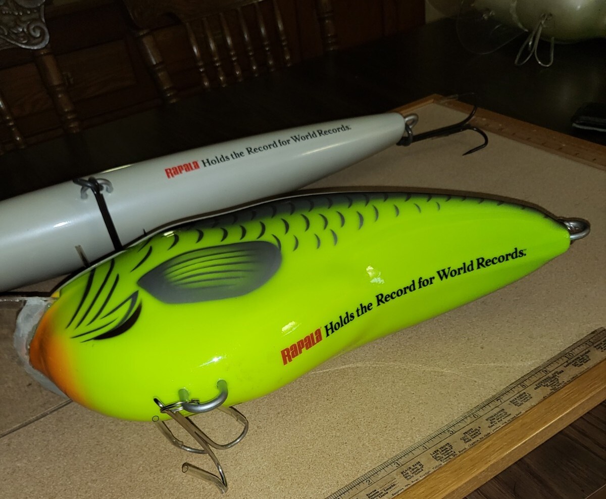 Vintage Collectible Giant Rapala Giant DT Display Lure Lot Rare Limited