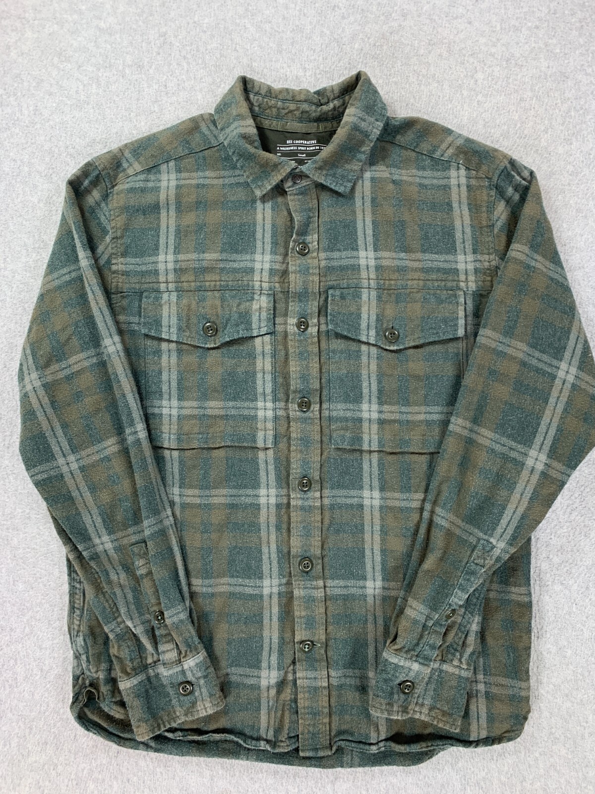 REI Cooperative Plaid 100% Cotton Long Sleeve Button Down Shirt (Men's Small)