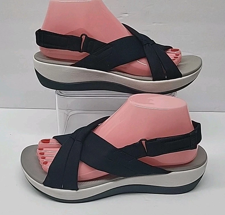 Clarks Cloudsteppers donna taglia Sandali con zeppa in tessuto blu Aria Mae 8 5 M