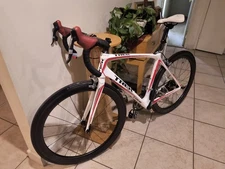 Trek Madone 6.9 Carbon Road Race Bike 54cm Carbon Wheels SRAM Red