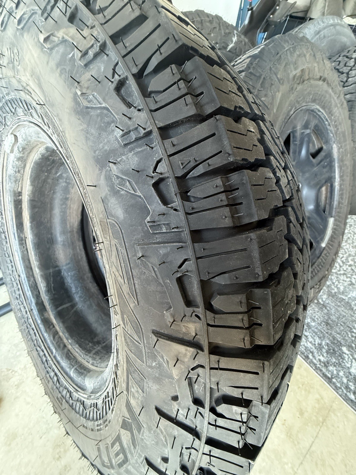 Jeep Wrangler OE 17x7.5 Wheels, Set of 5, 5x5.5 Bolt Pattern thumbnail 2