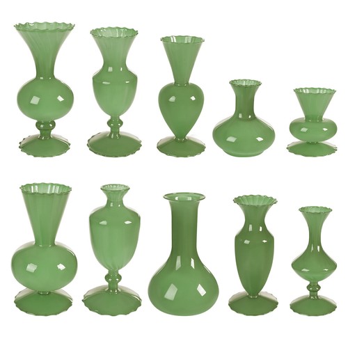 1 Set of 10 Mini Vases for Flowers - Ten Piece Small Glass Bud Vases - Green New - Picture 4 of 14