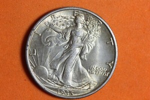 ESTATE FIND 1935 - Walking Liberty Half Dollar!!  #K34669