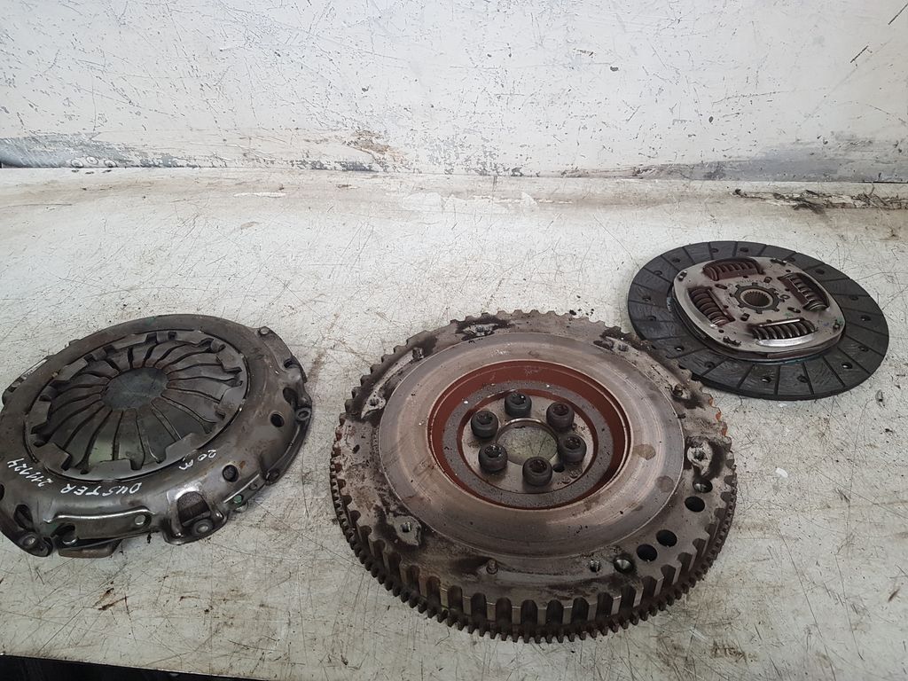 Dacia Duster II 2020 Petrol clutch set kit 302106552R BUB23926 for 