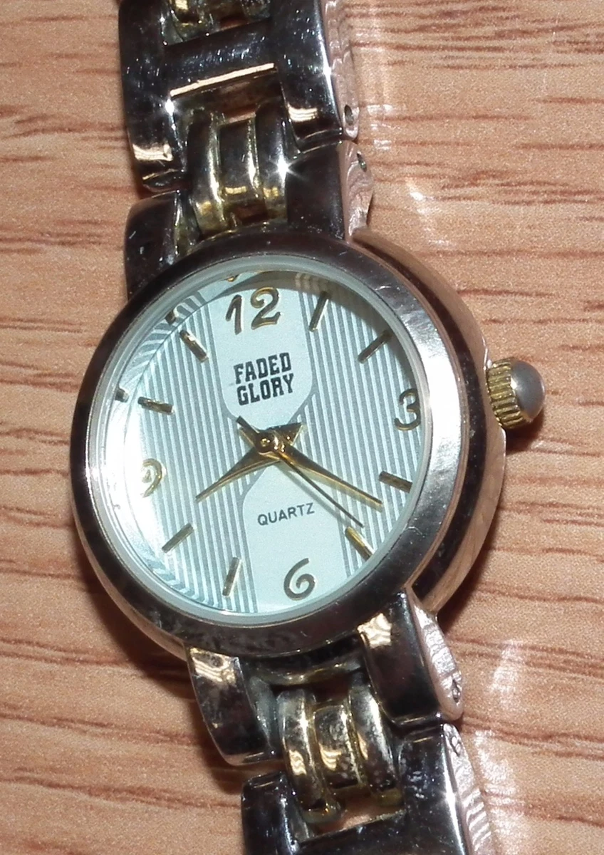 Faded Glory FG 097 PC21A Silver Tone Quartz Analog Women s