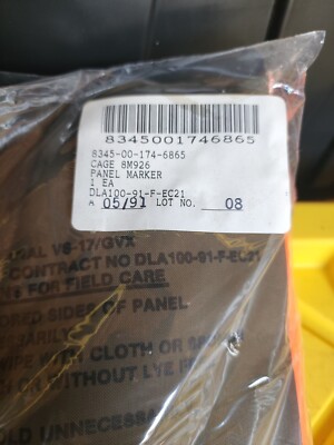 NEW/SEALED US Army VS17/GVX 8345-00-174-6865 Signal Panel Marker
