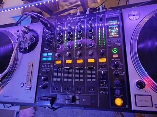 Pioneer DJM-800 4-Channel Digital Mixer