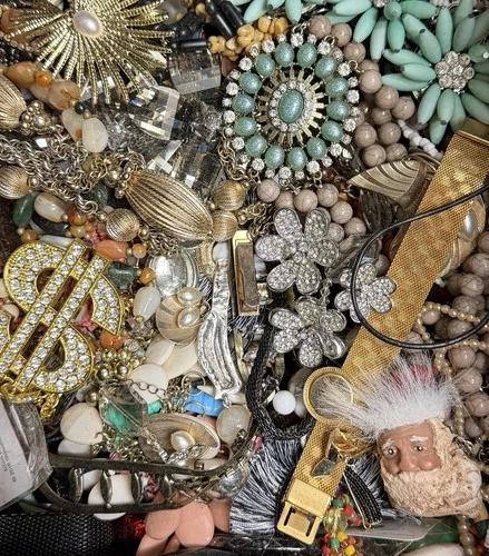 Huge 20 Pound Vintage to Now Costume Jewelry Good Use Wear Sell Craft Lot# GB11