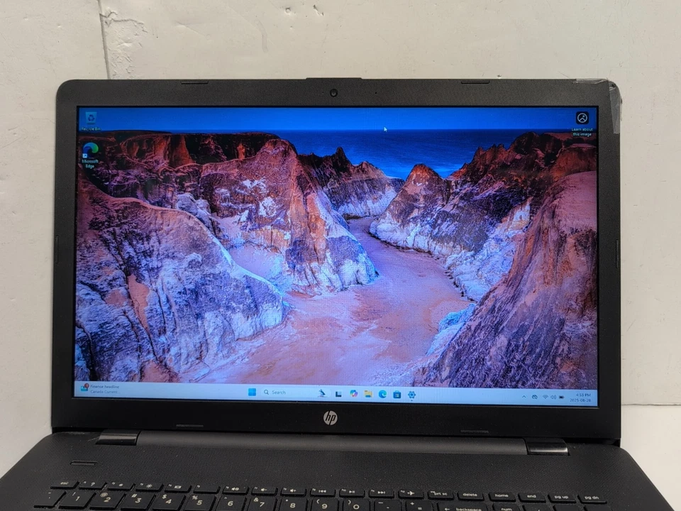  Hp 17" Laptop 17-BS0xx i5-7200U /8GB Ram/ 240GB SSD /Win11 (CRACKED, READ)- - Image 2 of 4