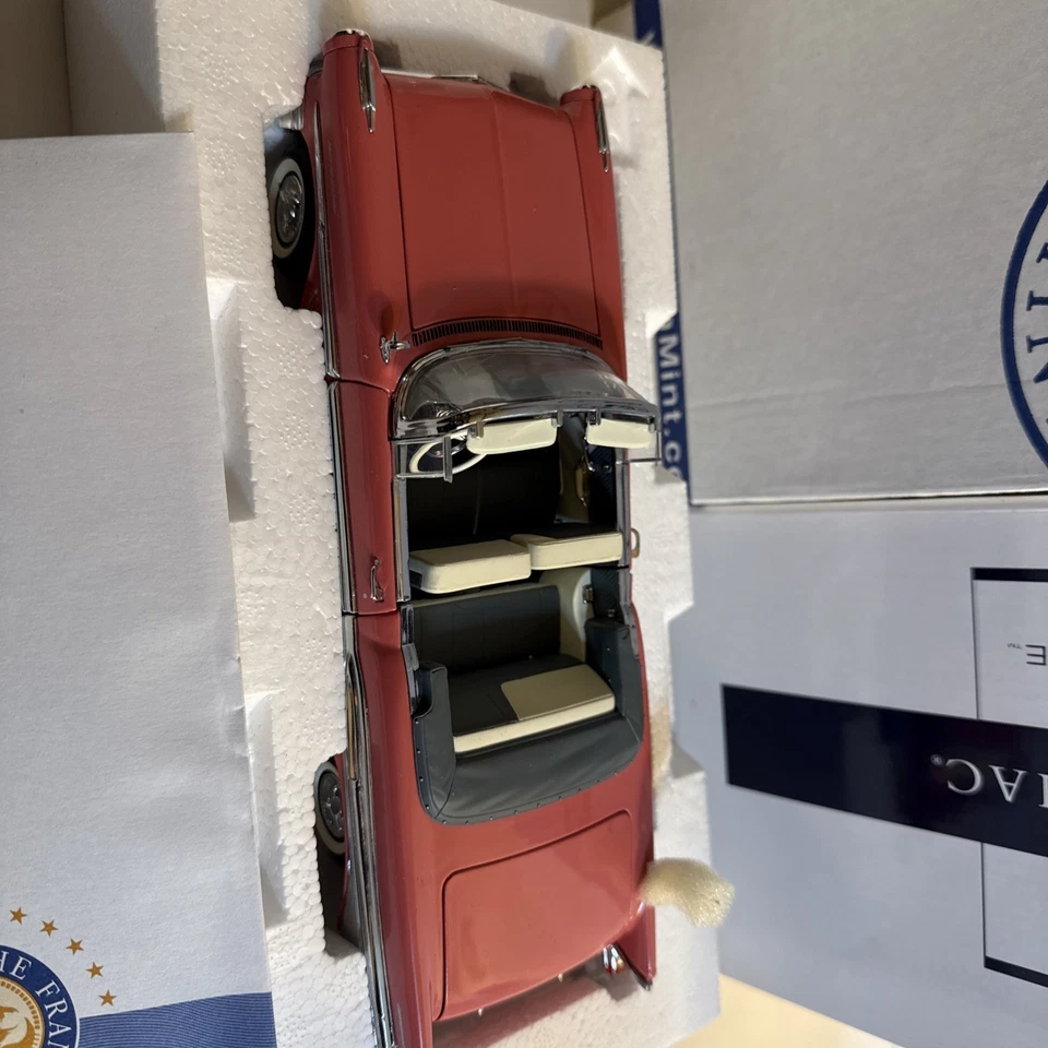 Pontiac Bonneville 1957 Franklin Mint LE convertible rosa 1:24 1047/2500 Foto 2 de 4