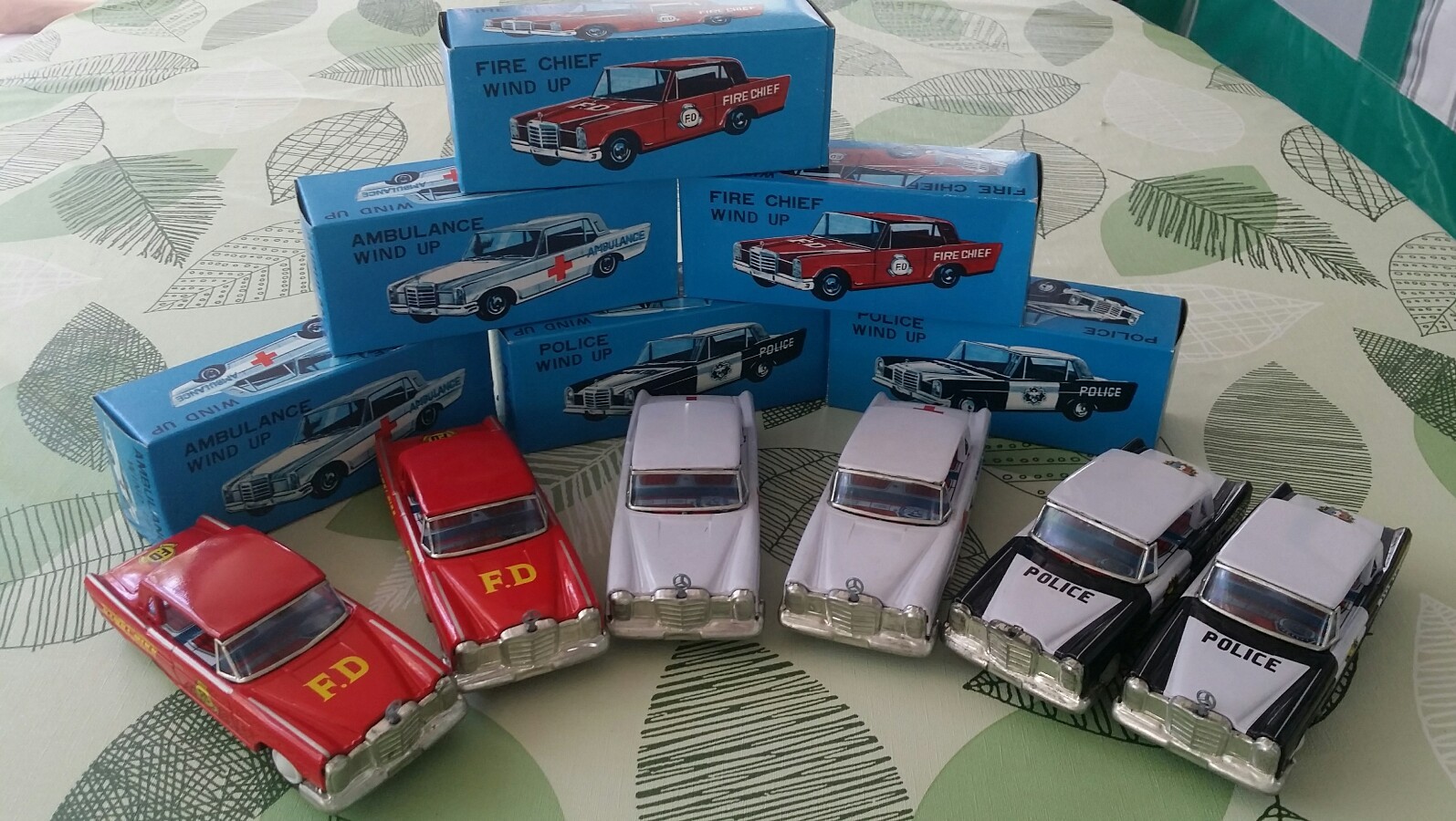 Wind up giocattolo in latta-old toy- 6pezzi Nuovo -vintage-mercedes-since1970 Wind up giocattolo in latta-old toy- 6pezzi Nuovo -vintage-mercedes-since1970