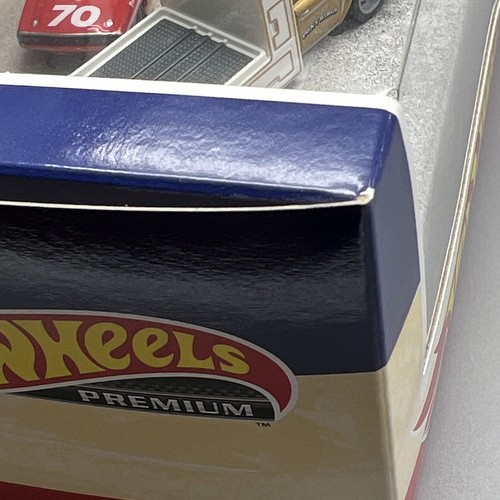 Hot Wheels Premium 70 Dodge Hemi Challenger 65 Mustang 70 Camaro Retro Rig Read - Picture 9 of 20