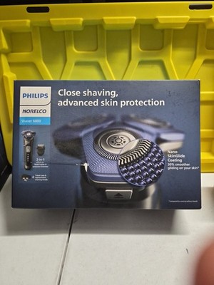 New PHILLIPS NORELCO SHAVER 6800 2 IN 1 TRAVEL CASE. OPEN BOX 