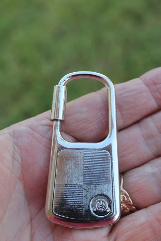 Vintage Oldsmobile olds auto key holder - Image 3 of 4