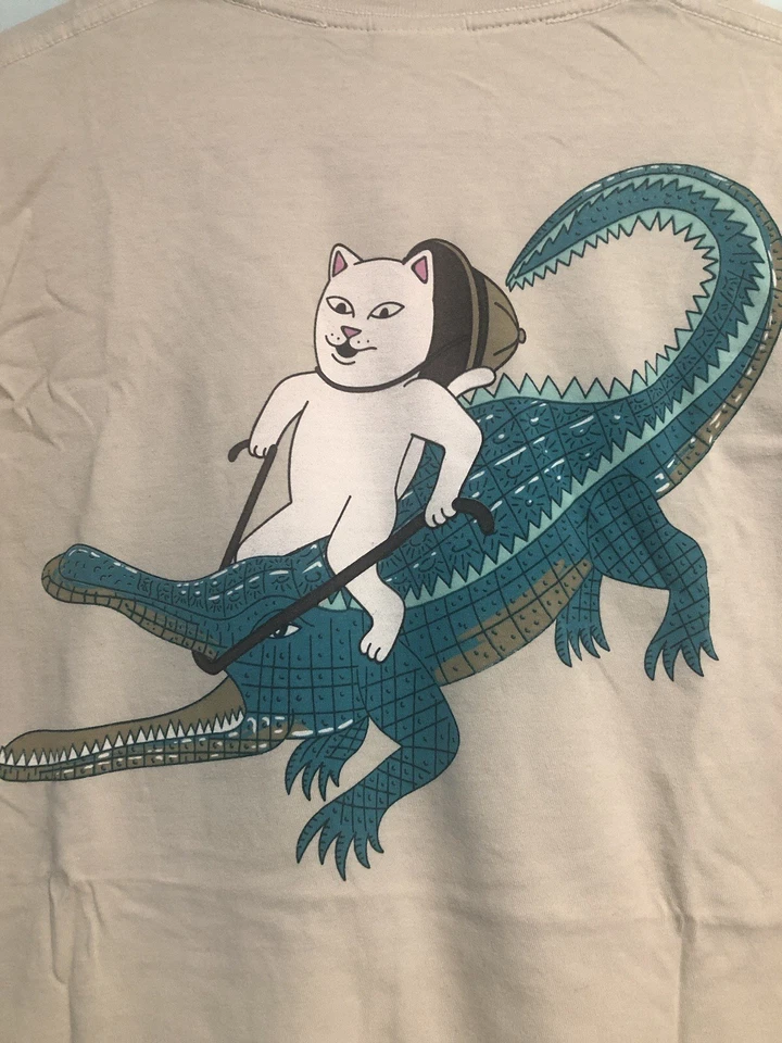 RIPNDIP 男式小号 T 恤 Nerm Down Under Riding Alligator Adventure — 第 2/4 张图片