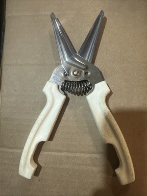 Pampered Chef Multi-Purpose Kitchen Shears/Scissors White 1075 NO HOLDER