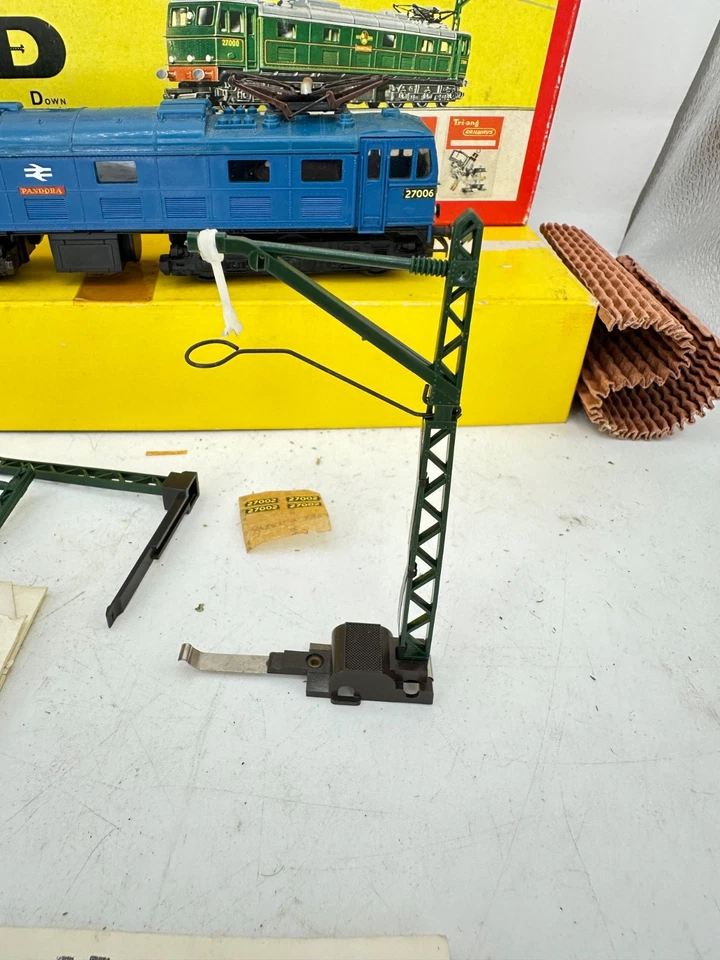 OO Gauge TRI-ANG CKD R.388 EM2 Twin Pantograph Electric Locomotive - BR Pandora - Image 4 of 4