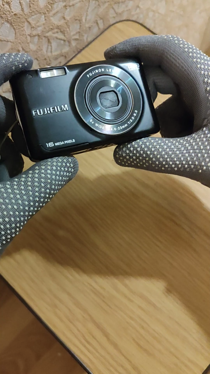 Camera Fujifilm FinePix JX580 16.0MP & 8GB card Digital Black