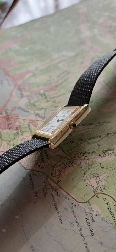 Винтажные золотистые мужские часы Lorus от Seiko с римскими цифрами прямоугольные в стиле бака  - Изображение 2 из 4