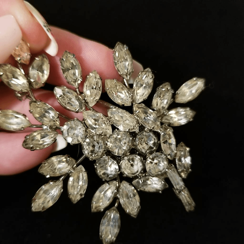 Vintage Clear Rhinestone Brooch Pin Leaf Cluster - Picture 7 of 8