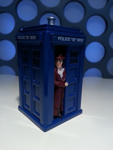 Doctor Who TARDIS Police Box & 4th Dr Tom Baker Corgi Diecast Metal Model Figure - Picture 2 of 8