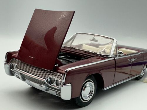 Franklin Mint 1961 Lincoln Continental, Maroon, 1:24, ottimo, con scatola - Foto 17 di 24