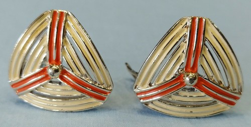 Vintage Abstract Triangle Clip Earrings Signed ART Cream and Orange Enamel - Picture 7 of 12