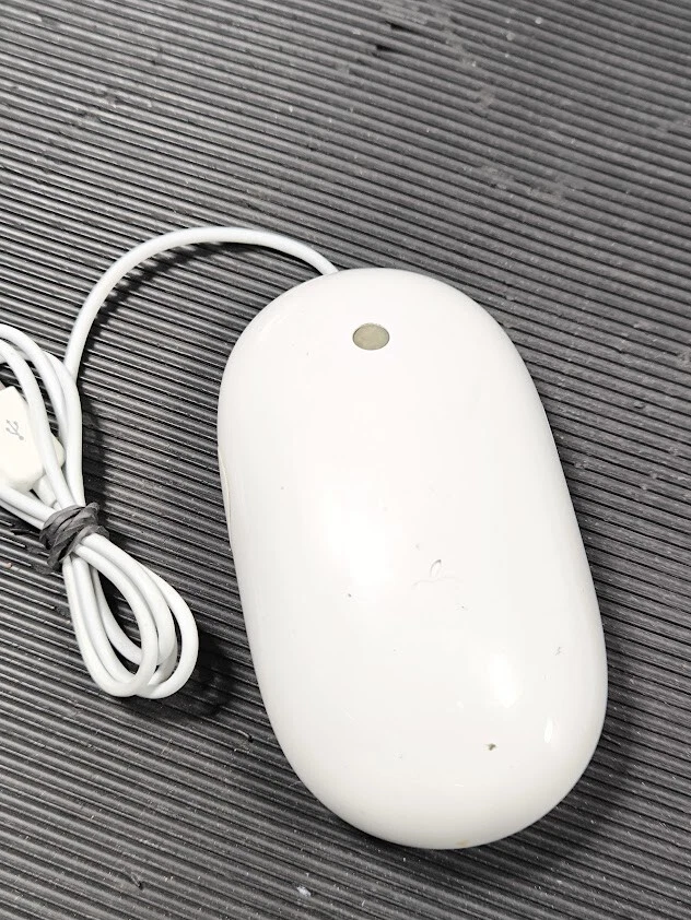 Apple A1152 Mouse USB Wired - Usato, Graffi, Nessun Accessorio - Immagine 4 di 4