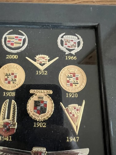 Colección de 10 prendedores de solapa emblema esmaltado Cadillac con licencia GM de colección 100 años - Imagen 3 de 9