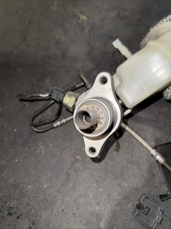 04-06 BMW E46 325ci 325i 330i CILINDRO MAESTRO CON DEPÓSITO 68k Foto 4 de 4